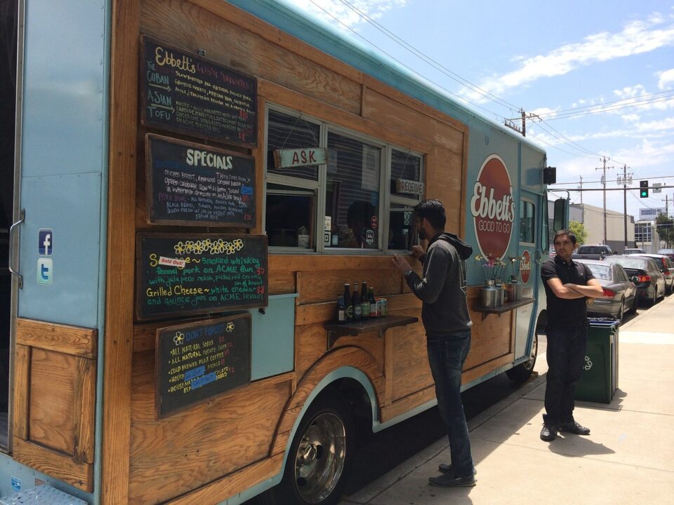 branding and wrapping your food truck